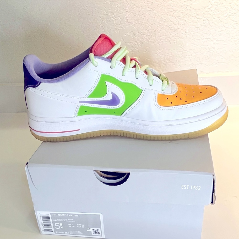 Nike Air Force 1 LV8